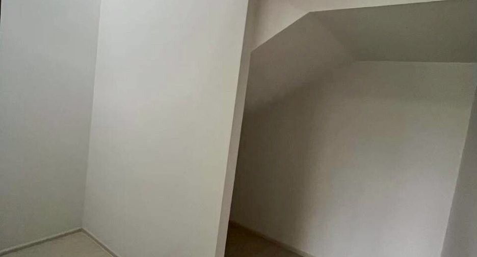 For rent 4 bedrooms villa in Bang Lamung, Chonburi
