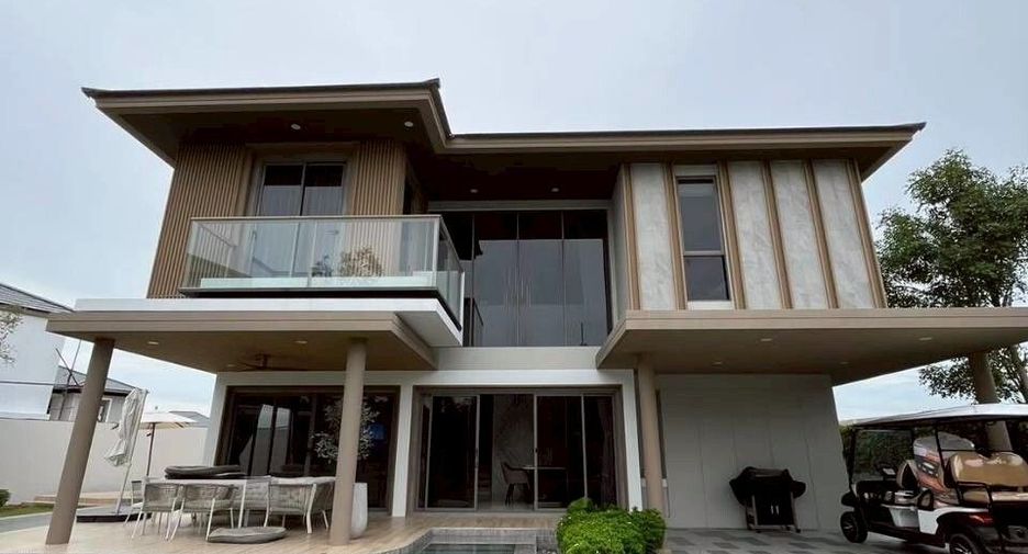 For rent 4 bedrooms villa in Bang Lamung, Chonburi