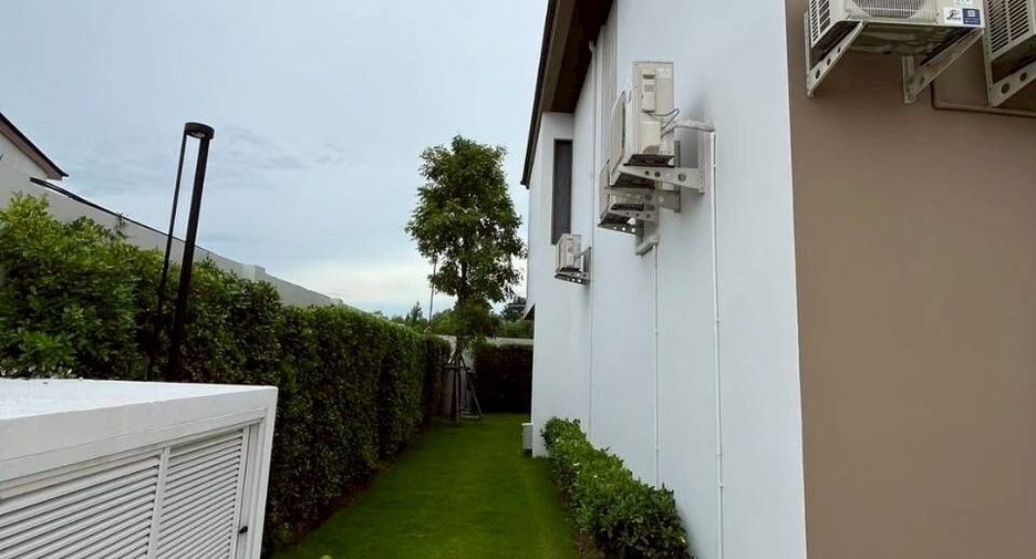 For rent 4 bedrooms villa in Bang Lamung, Chonburi