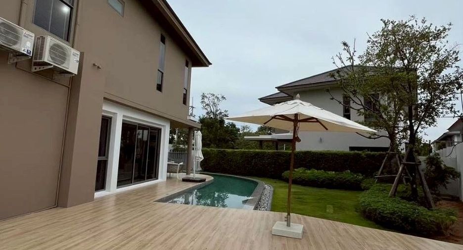 For rent 4 bedrooms villa in Bang Lamung, Chonburi