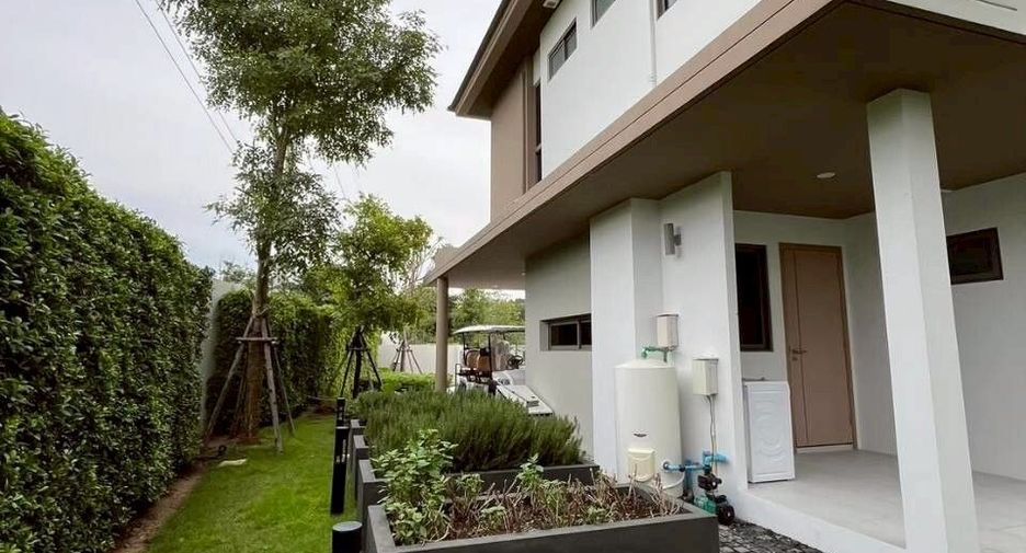For rent 4 bedrooms villa in Bang Lamung, Chonburi