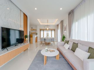 For sale 4 bedrooms house in San Kamphaeng, Chiang Mai