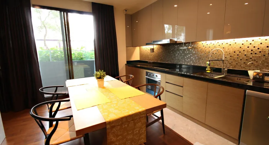 For sale そして for rent 3 ベッドルーム condo in Khlong Toei, Bangkok