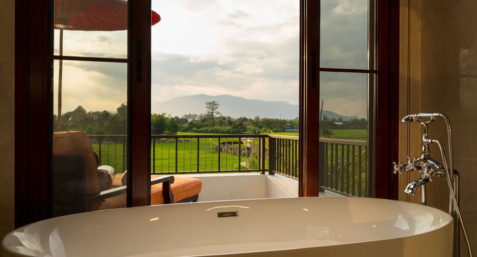 Villa en venta y en alquiler de 5 habitaciones en Saraphi, Chiang Mai
