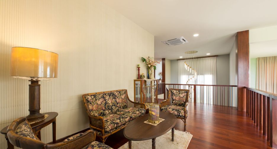 Villa en venta y en alquiler de 5 habitaciones en Saraphi, Chiang Mai