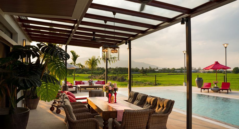 Villa en venta y en alquiler de 5 habitaciones en Saraphi, Chiang Mai