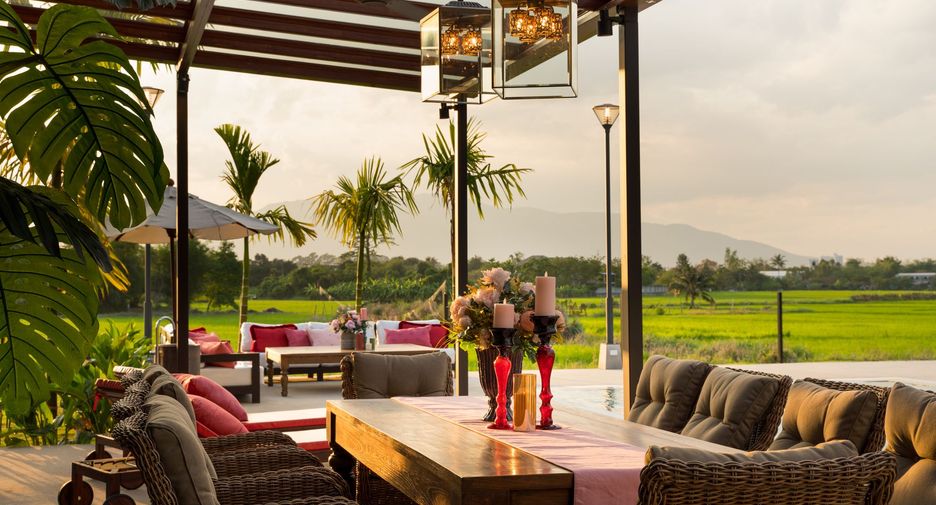 Villa en venta y en alquiler de 5 habitaciones en Saraphi, Chiang Mai