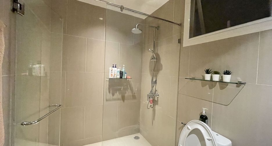 For sale and for rent 3 bedrooms condo in Sathon, Bangkok