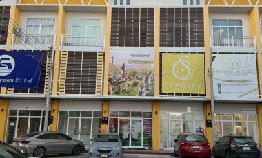 For rent 2 bedrooms retail Space in Mueang Chiang Mai, Chiang Mai