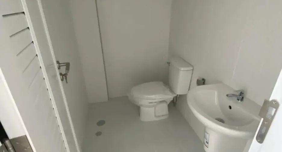 For rent 2 bedrooms retail Space in Mueang Chiang Mai, Chiang Mai