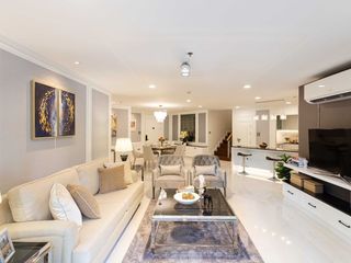 For sale 3 bedrooms condo in Huai Khwang, Bangkok