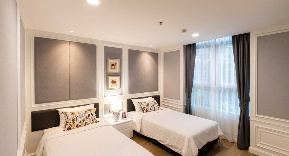 For sale 3 bedrooms condo in Huai Khwang, Bangkok