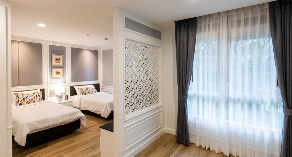 For sale 3 bedrooms condo in Huai Khwang, Bangkok