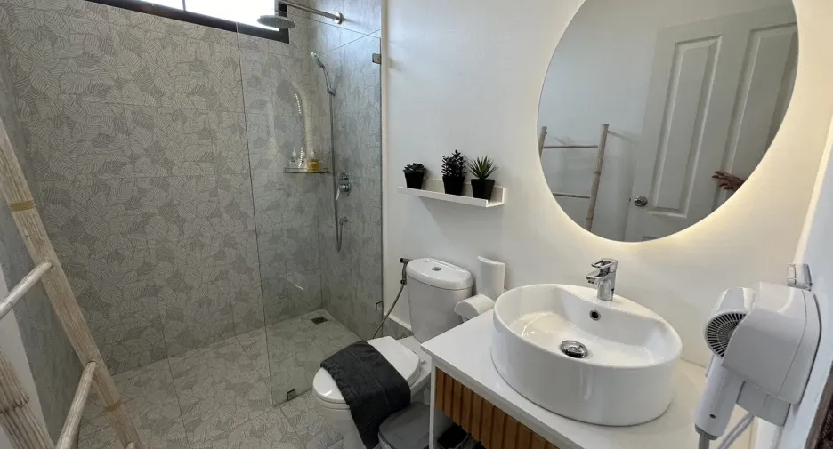For sale 8 bedrooms villa in Doi Saket, Chiang Mai