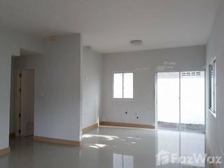 Casa adosada en venta de 3 habitaciones en Bang Phli, Samut Prakan
