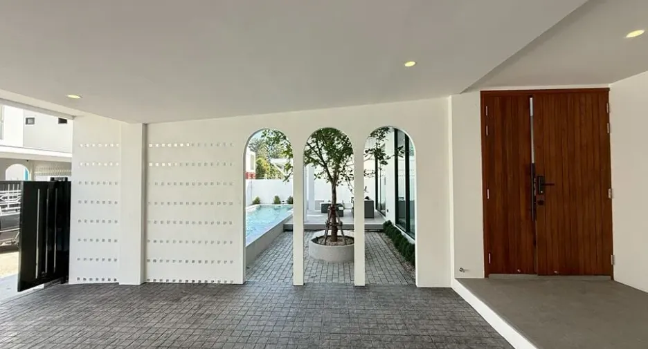 For rent 4 bedrooms villa in Hang Dong, Chiang Mai