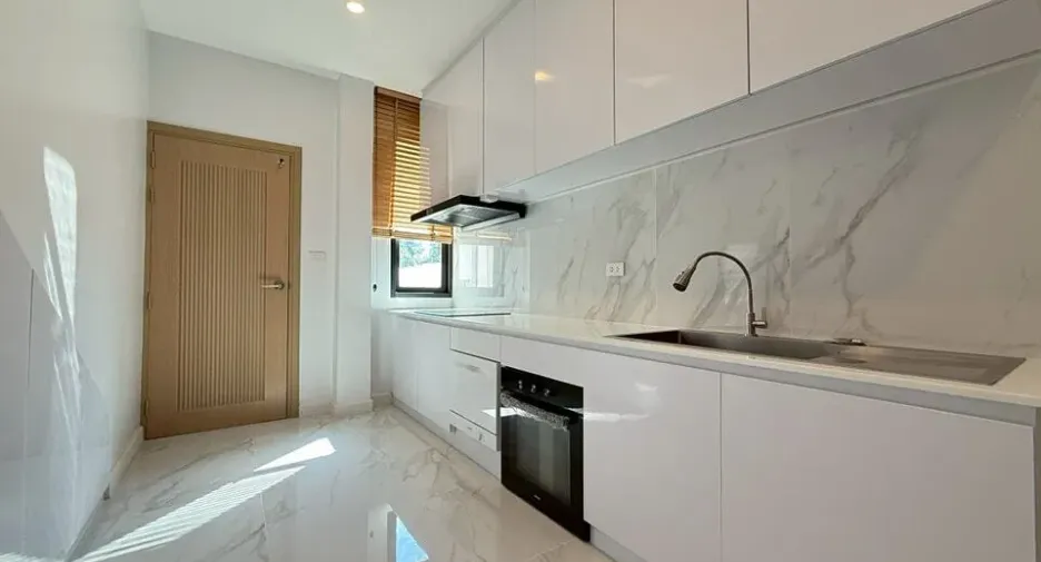 For rent 4 bedrooms villa in Hang Dong, Chiang Mai