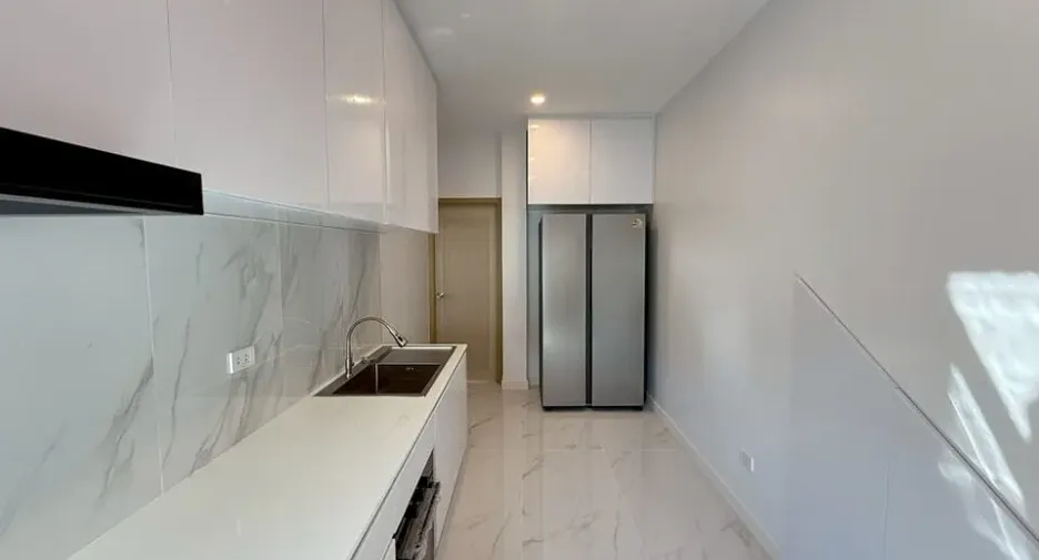 For rent 4 bedrooms villa in Hang Dong, Chiang Mai