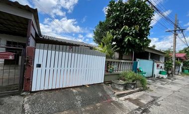 Haus zum Kauf mit 2 Zimmer in Saphan Sung, Bangkok