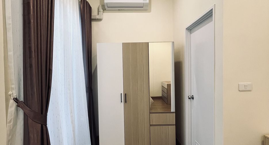 For rent 3 bedrooms townhouse in Mueang Chiang Mai, Chiang Mai
