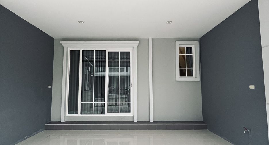For rent 3 bedrooms townhouse in Mueang Chiang Mai, Chiang Mai