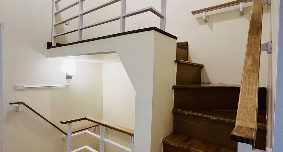 For rent 3 bedrooms townhouse in Mueang Chiang Mai, Chiang Mai