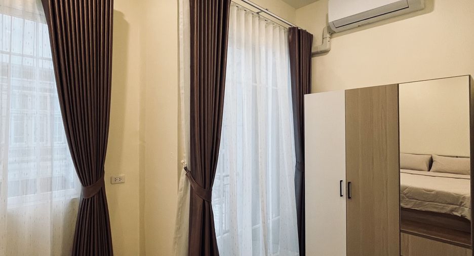 For rent 3 bedrooms townhouse in Mueang Chiang Mai, Chiang Mai