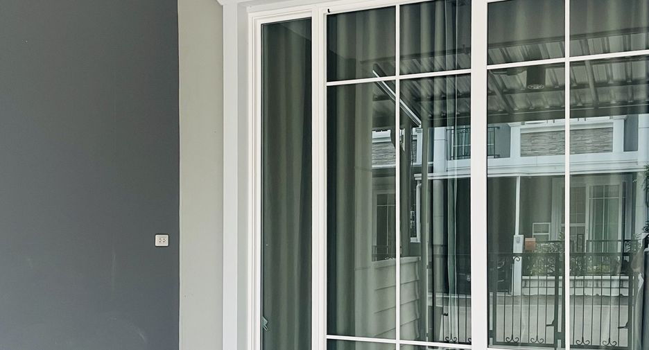 For rent 3 bedrooms townhouse in Mueang Chiang Mai, Chiang Mai