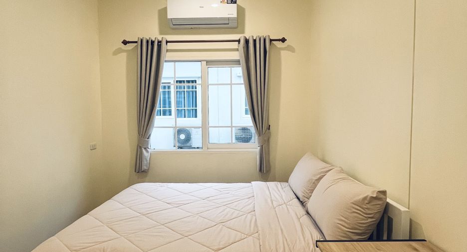 For rent 3 bedrooms townhouse in Mueang Chiang Mai, Chiang Mai