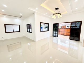 出售 4 卧室 独立屋 在 塔朗, 普吉
