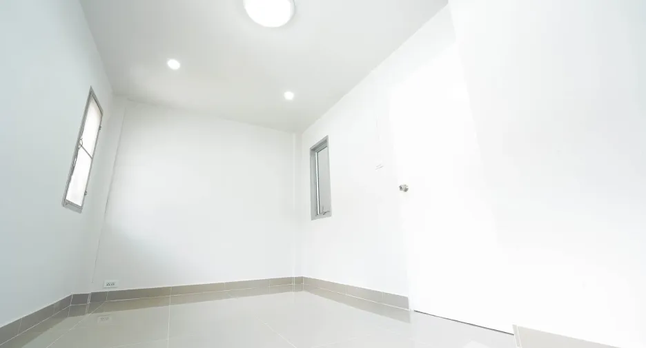 For sale 4 bedrooms townhouse in Don Mueang, Bangkok