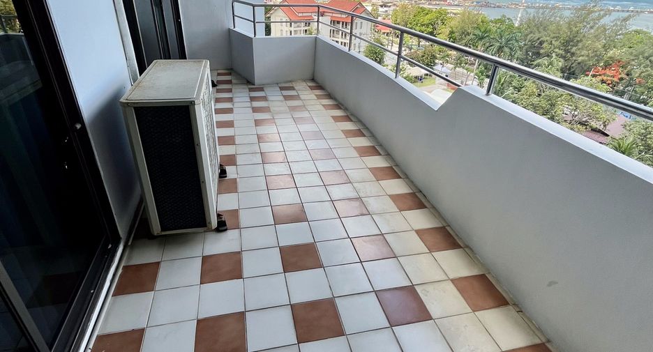 For sale and for rent 2 bedrooms condo in Si Racha, Chonburi