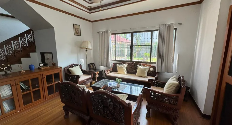 For rent 4 bedrooms house in Mueang Chiang Mai, Chiang Mai
