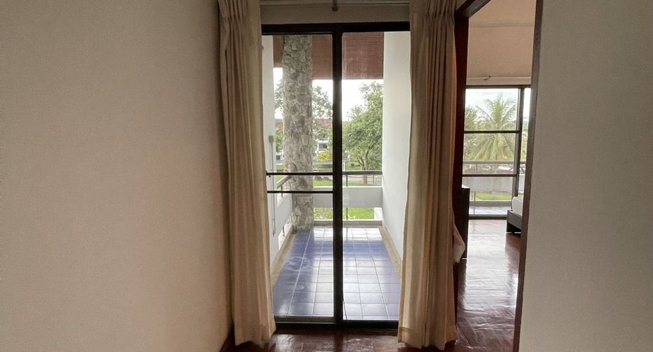 For sale and for rent 3 bedrooms condo in Si Racha, Chonburi