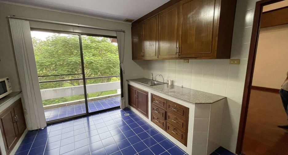 For sale and for rent 3 bedrooms condo in Si Racha, Chonburi