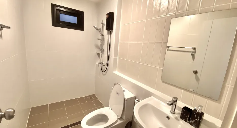 Casa en venta y en alquiler de 4 habitaciones en Mueang Chiang Mai, Chiang Mai