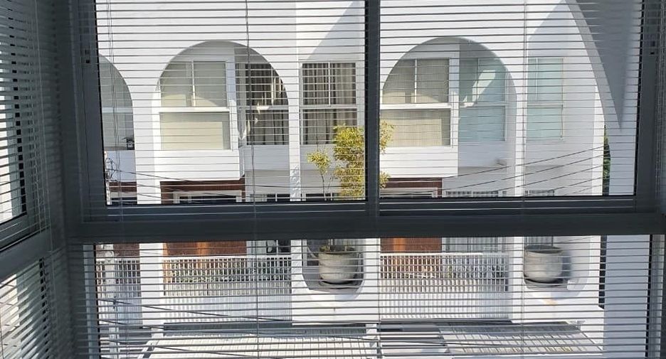 For sale 4 bedrooms townhouse in Mueang Chiang Mai, Chiang Mai