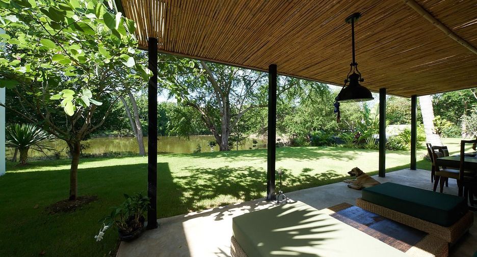 For sale 3 bedrooms villa in Cha Am, Phetchaburi