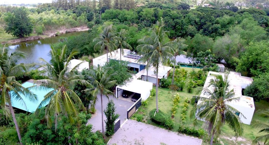 For sale 3 bedrooms villa in Cha Am, Phetchaburi
