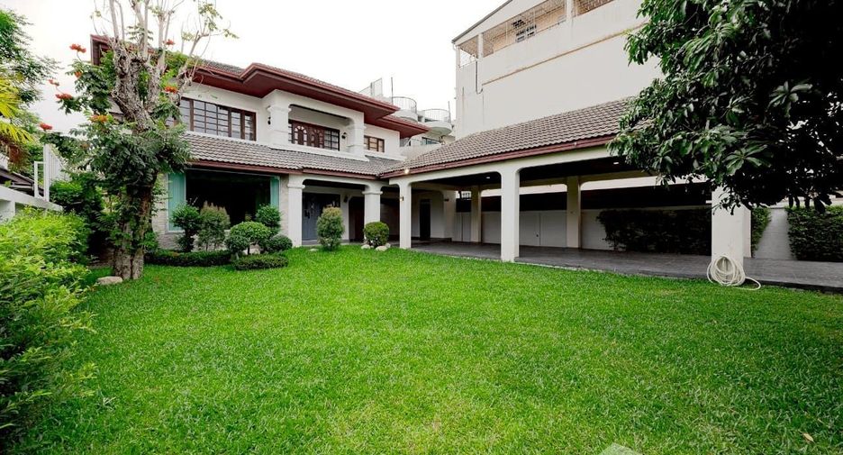 Casa en venta y en alquiler de 6 habitaciones en Phra Khanong, Bangkok