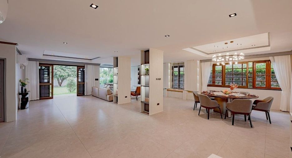 Casa en venta y en alquiler de 6 habitaciones en Phra Khanong, Bangkok