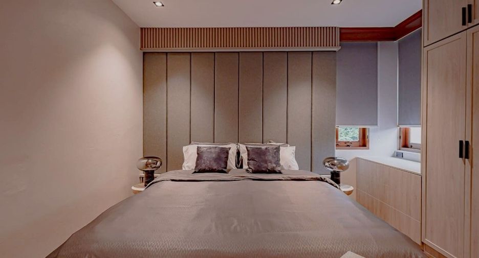Casa en venta y en alquiler de 6 habitaciones en Phra Khanong, Bangkok