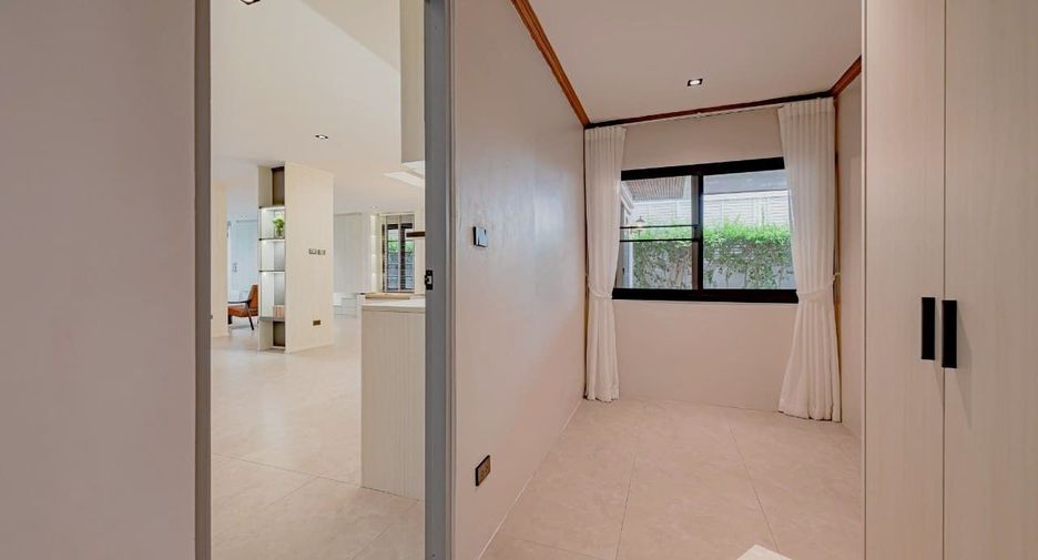 Casa en venta y en alquiler de 6 habitaciones en Phra Khanong, Bangkok