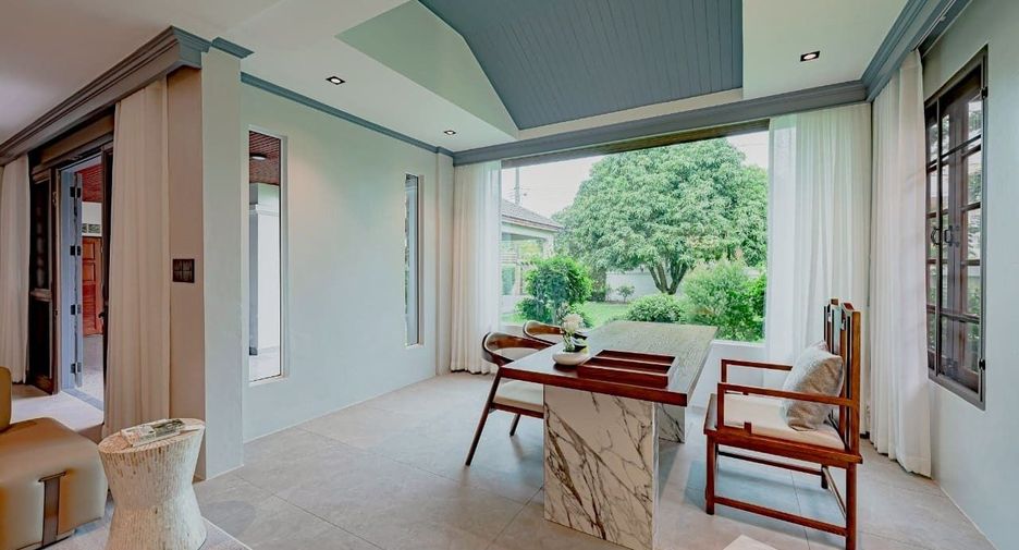 Casa en venta y en alquiler de 6 habitaciones en Phra Khanong, Bangkok