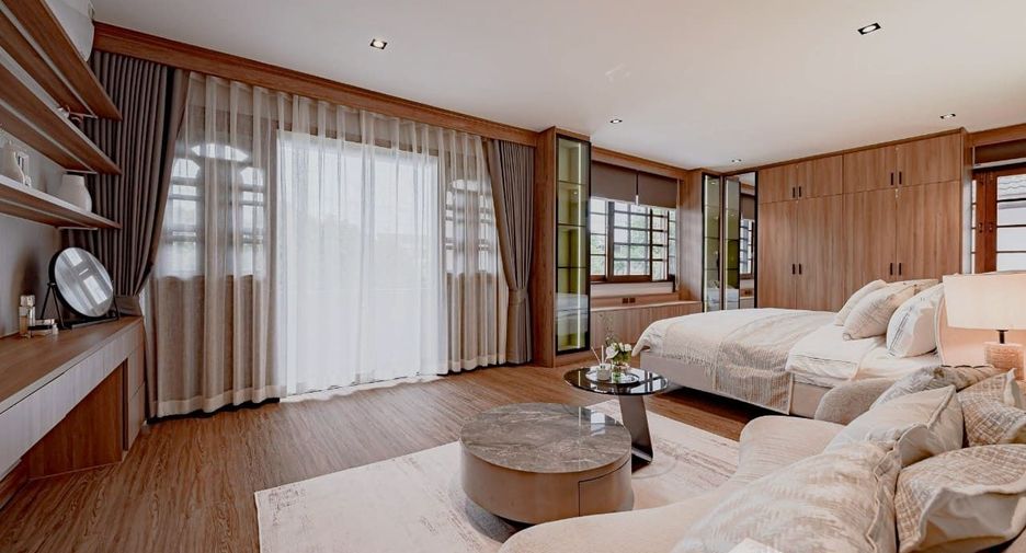 Casa en venta y en alquiler de 6 habitaciones en Phra Khanong, Bangkok