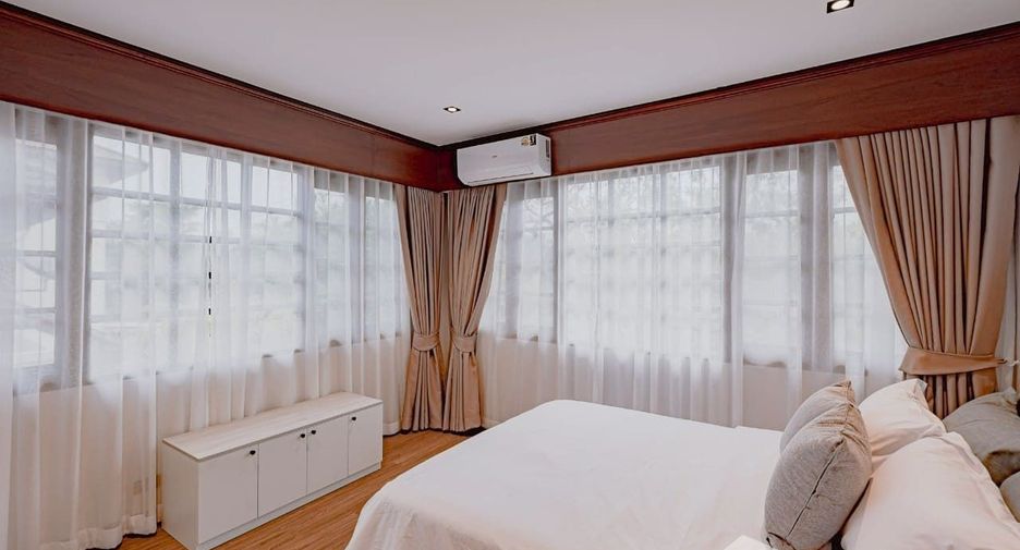 Casa en venta y en alquiler de 6 habitaciones en Phra Khanong, Bangkok