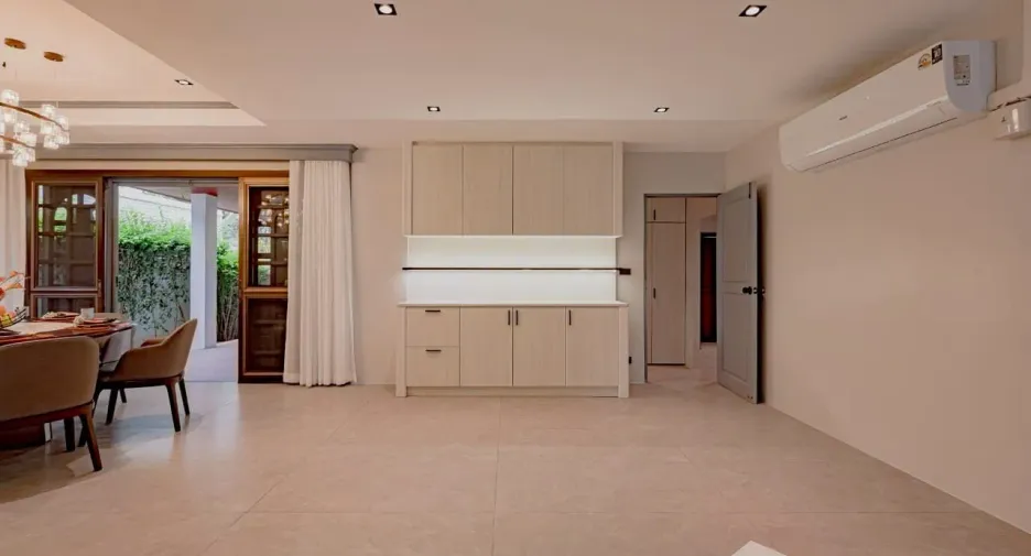 Haus zum Kauf und zur Miete mit 6 Zimmer in Phra Khanong, Bangkok