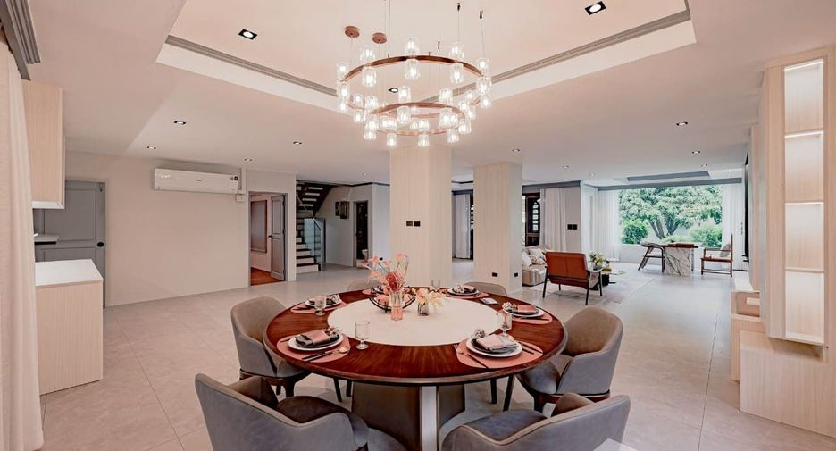 Casa en venta y en alquiler de 6 habitaciones en Phra Khanong, Bangkok