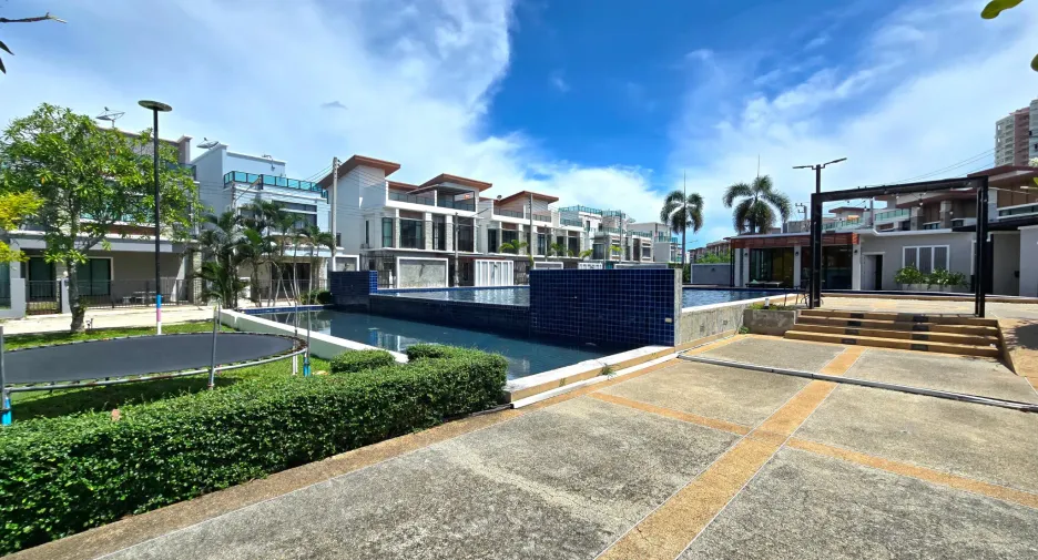 For rent 4 bedrooms villa in Cha Am, Phetchaburi