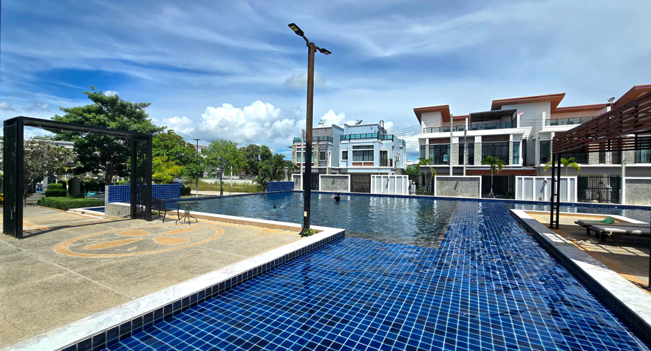 For rent 4 bedrooms villa in Cha Am, Phetchaburi